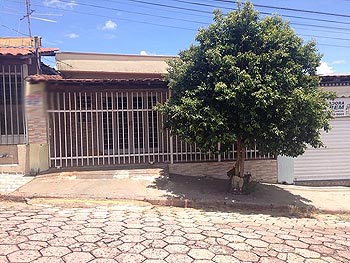 Casa em leilão - Rua Henrique Tondinelli, 220 - São Sebastião do Paraíso/MG - Banco Pan S/A | Z12571LOTE004