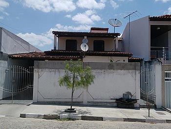 Casa em leilão - Rua Goianésia, 287 - Feira de Santana/BA - Banco Pan S/A | Z12808LOTE002