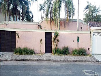 Casa em leilão - Rua Zequinha de Abreu, 137 - Praia Grande/SP - Banco Pan S/A | Z13007
