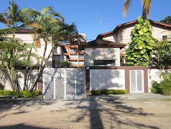 Casa em leilão - Rua Flávio Humberto Ribizzi, 672 - Guarujá/SP - Banco Bradesco S/A | Z13021