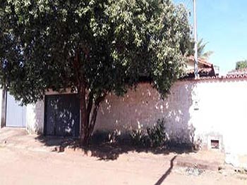 Casa em leilão - Avenida Ambrolino Martins, s/n - Uruana/GO - Banco Bradesco S/A | Z13021