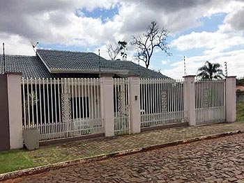 Casa em leilão - Rua Manêncio Martins, 91 - Foz do Iguaçu/PR - Banco Bradesco S/A | Z13311LOTE007