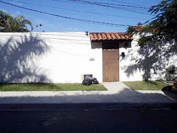 Casa em leilão - Rua Maestro Carlos Monteiro de Souza, 672 - Niterói/RJ - Banco Bradesco S/A | Z13285LOTE011