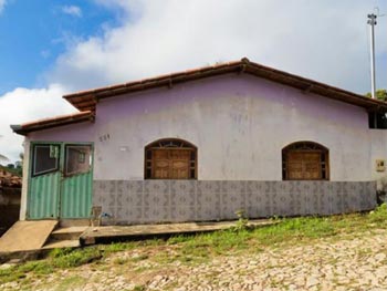 Casa em leilão - Rua Carlos da Cunha Peixoto, 551 - Jequitinhonha/MG - Banco Pan S/A | Z14246LOTE008