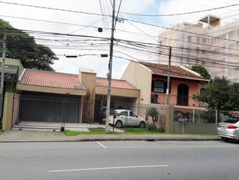 Casa em leilão - Rua Itatiaia, 667 - Curitiba/PR - Banco Bradesco S/A | Z15085LOTE026