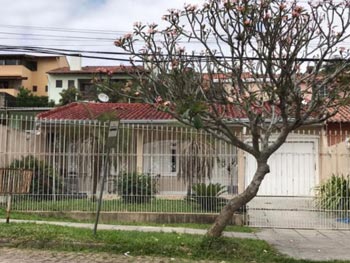 Casa em leilão - Rua Doutor Pitrez, 924 - Porto Alegre/RS - Banco Pan S/A | Z14875LOTE004