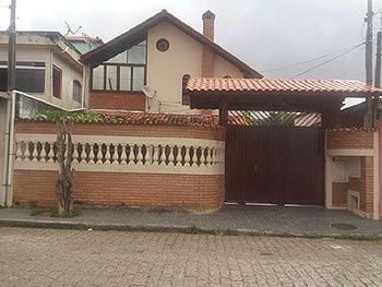 Casa em leilão - Rua Osvaldo Pinto  Martins, 171 - Embu-Guaçu/SP - Banco Santander Brasil S/A | Z15360LOTE007