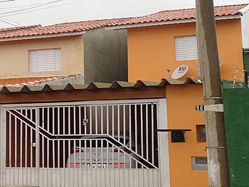 Casa em leilão - Rua Antônio Simões de Castro, 168 - Mogi das Cruzes/SP - Banco Santander Brasil S/A | Z15360LOTE031