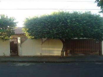 Casa em leilão - Rua José Bonifácio, 267 - Fernandópolis/SP - Banco Bradesco S/A | Z15320LOTE012