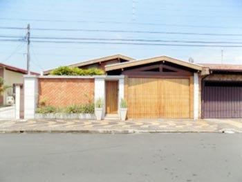 Casa em leilão - Rua Vitório Mazon, 225 - Araras/SP - Banco Santander Brasil S/A | Z17826LOTE011