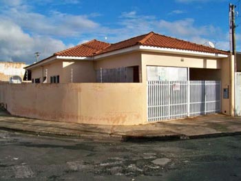 Casa em leilão - Rua Manoel Coelho Filho, 21 - Monte Alto/SP - Banco Santander Brasil S/A | Z18327LOTE032