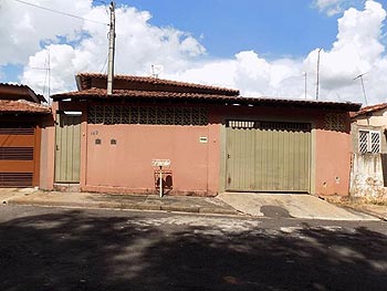 Casa em leilão - Rua Antonio D Ambrosio, 142 - Taquaritinga/SP - Banco Santander Brasil S/A | Z18699LOTE009