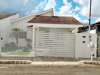 Casa em leilão - Rua Sebastião Barbosa de Oliveira, s/n - Mineiros/GO - Banco Pan S/A | Z18696LOTE001