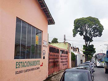 Casa em leilão - Rua Dr. Campos Salles, 397 - Pindamonhangaba/SP - Banco Safra | Z18457LOTE016