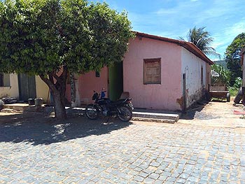 Casa em leilão - Rua Teodomiro Afondo Alves, 50 - Serra Dourada/BA - Banco Pan S/A | Z18784LOTE024