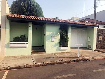 Casa em leilão - Rua Orozimbo Loureiro, 45 - Jaú/SP - Banco Bradesco S/A | Z18933LOTE021