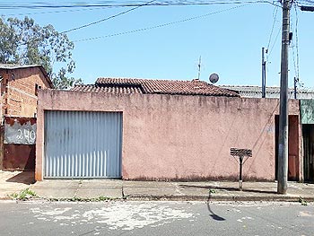 Casa em leilão - Rua Versalhes, 230 - Uberlândia/MG - Banco Pan S/A | Z18784LOTE025