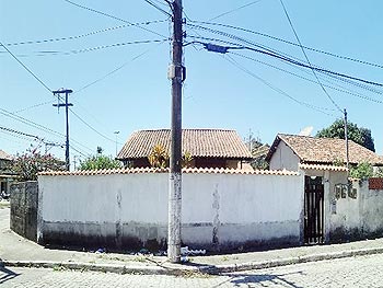 Casa em leilão - Rua Camélias, s/n - Cabo Frio/RJ - Banco Bradesco S/A | Z19148LOTE020