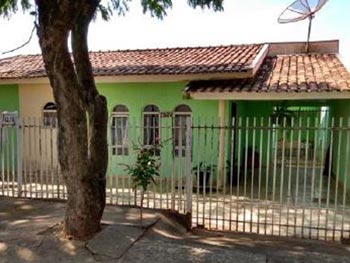 Casa em leilão - Rua Porto Seguro, 1687 - Umuarama/PR - Banco Bradesco S/A | Z19117LOTE018