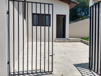 Casa em leilão - Rua Moacyr Gonçalves de Araújo, 159 - Pindamonhangaba/SP - Banco Santander Brasil S/A | Z20210