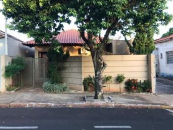 Casa em leilão - Rua Antonio Mardegan, 584 - Santa Cruz do Rio Pardo/SP - Banco Santander Brasil S/A | Z20210