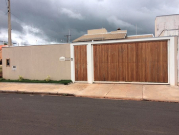 Casa em leilão - Rua Brás Cabral de Medeiros, 33-82 - Mirassol/SP - Banco Santander Brasil S/A | Z20210