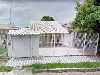 Casa em leilão - Rua dos Guenoas, 1334 - Porto Alegre/RS - Banco Inter S/A | Z20336LOTE002