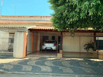 Casa em leilão - Avenida Washington Luiz, 887 - Guararapes/SP - Banco Santander Brasil S/A | Z20910LOTE002