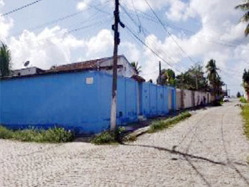 Casa em leilão - Avenida Aurea Seixas, 247 - Dias Dávila/BA - Itaú Unibanco S/A | Z20837LOTE026