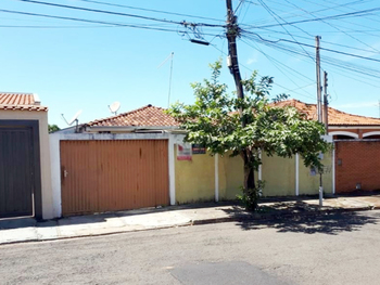 Casa em leilão - Rua Maranhão, 1200 - Araraquara/SP - Banco Santander Brasil S/A | Z21116