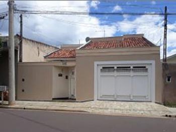 Casa em leilão - Rua Guadalajara, 582 - Araçatuba/SP - Banco Bradesco S/A | Z21054LOTE026