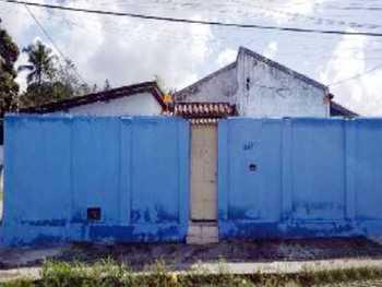 Casa em leilão - Avenida Aurea Seixas, 247 - Dias Dávila/BA - Itaú Unibanco S/A | Z21067LOTE027