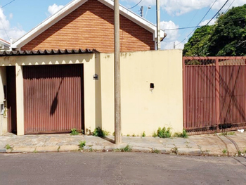 Casa em leilão - Avenida Mário Ybarra de Almeida, 1879 - Araraquara/SP - Banco Santander Brasil S/A | Z21116