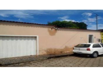 Casa em leilão - Rua Berilo, 08 - Salinas/MG - Banco Bradesco S/A | Z21528LOTE010