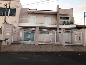 Casa em leilão - Rua São Nicolau, 736 E 740 - Americana/SP - Banco Santander Brasil S/A | Z22555LOTE013