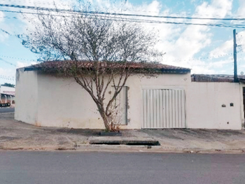 Casa em leilão - Rua Isabel de Ávila Luiz, 2-50 - Bauru/SP - Banco Santander Brasil S/A | Z22551LOTE024