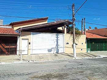 Casa em leilão - Rua Fabrício Corrêa de Toledo, 300 - Caçapava/SP - Banco Santander Brasil S/A | Z23816LOTE003