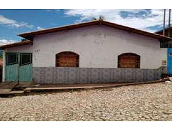 Casa em leilão - Rua Carlos da Cunha Peixoto, 551 - Jequitinhonha/MG - Banco Pan S/A | Z24267LOTE005