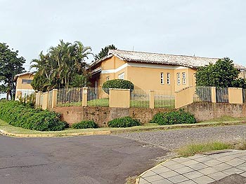 Casa em leilão - Avenida Tharcillo Nunes, 1685 - São Leopoldo/RS - Banco Pan S/A | Z24487LOTE001