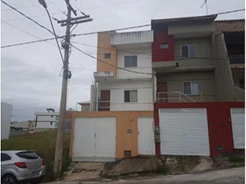 Casa em leilão - Rua Vice-Presidente José de Alencar, 44 - Macaé/RJ - Banco Santander Brasil S/A | Z24452LOTE016