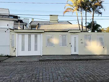 Casa em leilão - Rua Vereador João Praxedes Teixeira, 118 - Tubarão/SC - Banco Pan S/A | Z24450LOTE005