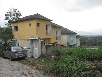 Casa em leilão - Alameda Pedro Américo, 930 - Duque de Caxias/RJ - Banco Santander Brasil S/A | Z24452LOTE023