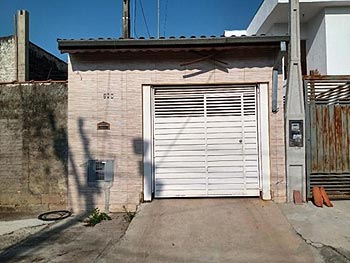 Casa em leilão - Rua Gilberto Moraes César, 209 - Pindamonhangaba/SP - Banco Santander Brasil S/A | Z24860LOTE010
