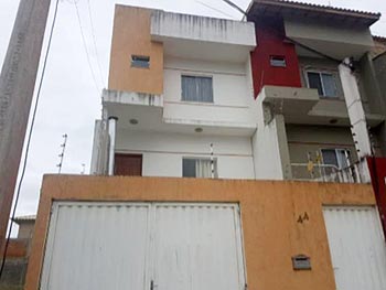 Casa em leilão - Rua Vice-Presidente José de Alencar, 44 - Macaé/RJ - Banco Santander Brasil S/A | Z24692LOTE023