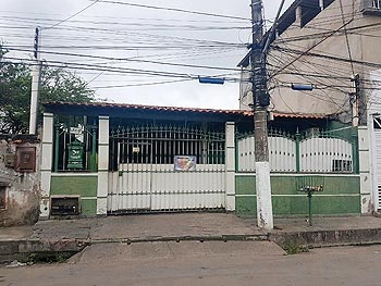 Casa em leilão - Rua Monsenhor Pizarro, 302 - São Gonçalo/RJ - Banco Santander Brasil S/A | Z24692LOTE026