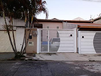 Casa em leilão - Avenida Deputado Tarcílio Bernardo, 1300 - Taubaté/SP - Banco Santander Brasil S/A | Z25202LOTE019