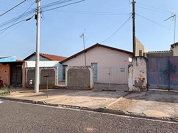 Casa em leilão - Rua Ulisses Cabral Alves de Oliveira, 120 - Jaboticabal/SP - Banco Santander Brasil S/A | Z25202LOTE015