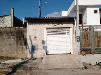 Casa em leilão - Rua Gilberto Moraes César, 209 - Pindamonhangaba/SP - Banco Santander Brasil S/A | Z25389LOTE006