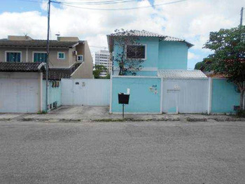 Casa em leilão - Rua Frederico Malesherbes Figueredo, 242  - São Gonçalo/RJ - Banco Santander Brasil S/A | Z25389LOTE029