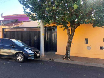 Casa em leilão - Rua Frederico Bessegato, 217 - Araraquara/SP - Banco Santander Brasil S/A | Z25389LOTE012